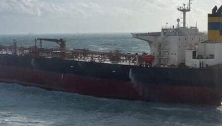 Turkish Officials Refloat Attacked Shadow Tanker After 12 Days Aground