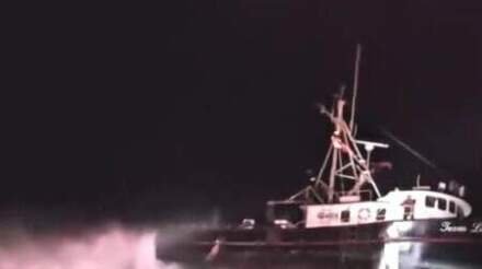 Update: U.S. Coast Guard and Local Volunteers Save Crew of Grounded Crab Boat