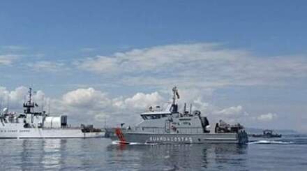 Joint Operations Combat Drug Trafficking Off Ecuador