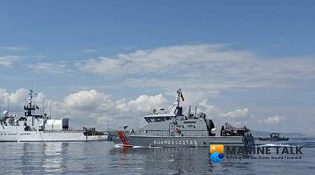 Joint Operations Combat Drug Trafficking Off Ecuador