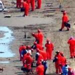 Mexico Bolsters Gulf Coast Oil Spill Cleanup, Seeks Source